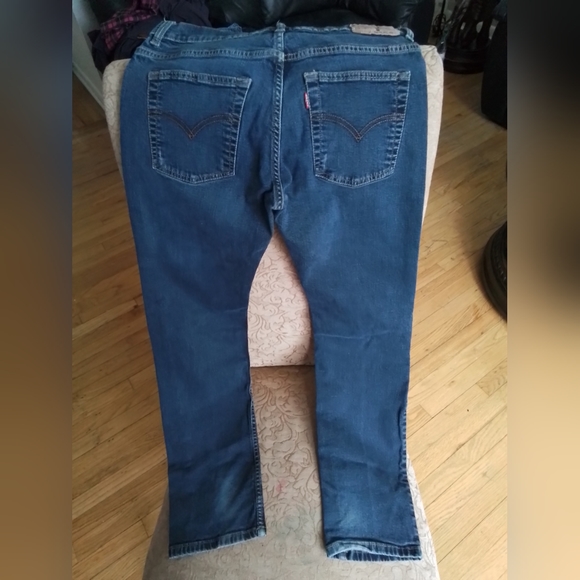 Levis Jeans - Picture 2 of 7